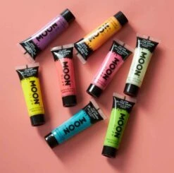Glow In The Dark Face En Body Paint Paars 7 Glow In The Dark Face En Body Paint Paars -Speciale Effecten Make-Upwinkel glow in the dark face en body paint paars 3