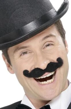 Snor Tales Of Old England Music Hall Zwart